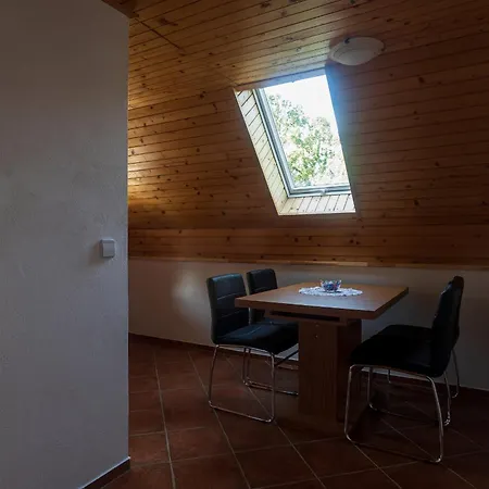 아파트 Domacija Marinc Kostel