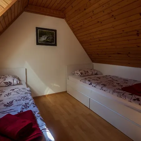 Domacija Marinc * Kostel