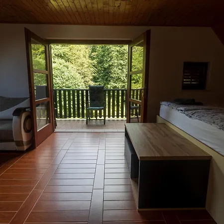 아파트 Domacija Marinc Kostel