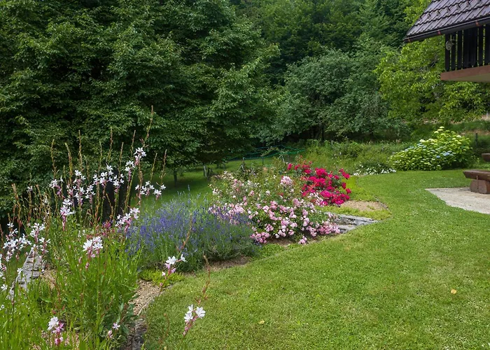 Domacija Marinc * Kostel